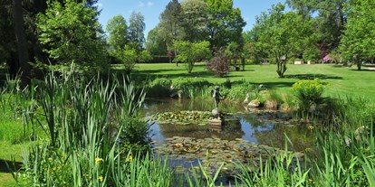 Golfurlaub - Baden-Württemberg - Eigener Privatpark mit Spazierwegen für die Hotelgäste des Parkhotel Adler. - Parkhotel Adler 