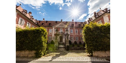 Golfurlaub - veganes Essen - Schlüsselfeld - Schloss Portalansicht - Hotel Schloss Reichmannsdorf 
