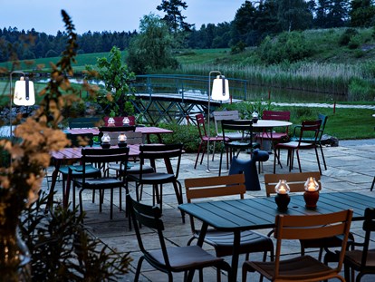 Golfurlaub - Umgebungsschwerpunkt: Stadt - Österreich - Terrasse des Restaurant ©Inge Prader - Golfresort Haugschlag