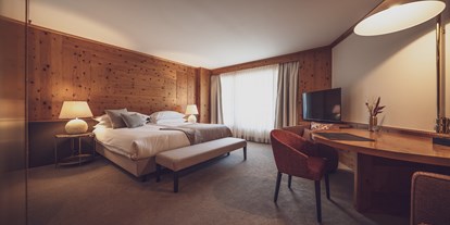 Golfurlaub - Parkplatz - Schweiz - Executive Zimmer - Hotel Waldhuus Davos