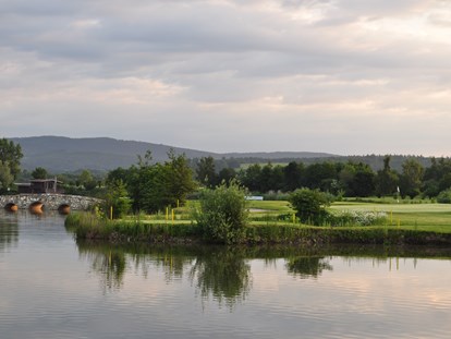 Golfurlaub - privates Golftraining - Blick auf Green 17 - Bachhof Resort Straubing - Hotel und Apartments