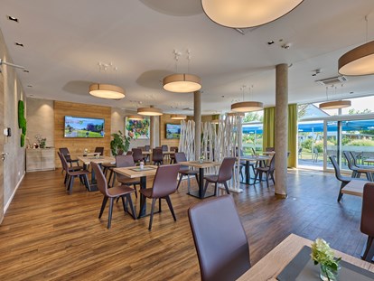 Golfurlaub - Abendmenü: à la carte - Unser Frühstücksbereich - Bachhof Resort Straubing - Hotel und Apartments