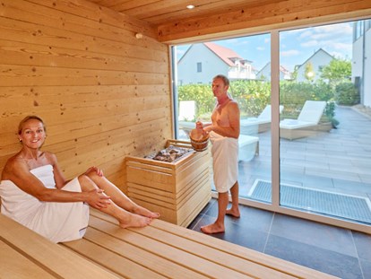 Golfurlaub - Kühlschrank - Unsere Panorama - Sauna - Bachhof Resort Straubing - Hotel und Apartments