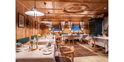 Golfurlaub - Zimmer mit Fernsicht - Italien - Mirabell Dolomites Hotel-Olang-Suedtirol-Restaurant-Pustertal Stube - MIRABELL DOLOMITES HOTEL . LUXURY . AYURVEDA & SPA 