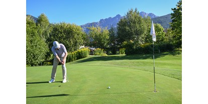 Golfurlaub - Golfshop - Mirabell Dolomites Hotel-Olang-Suedtirol-Golfclub Mirabell-Golf PRO - MIRABELL DOLOMITES HOTEL . LUXURY . AYURVEDA & SPA 