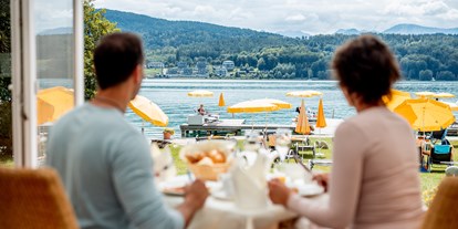 Golfurlaub - Zimmersafe - Drobollach am Faaker See - Frühstück mit Seeblick  - Werzer’s Seehotel Wallerwirt