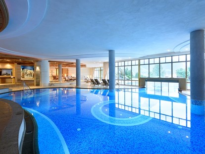 Golfurlaub - Pools: Infinity Pool - Hotel Post Lermoos