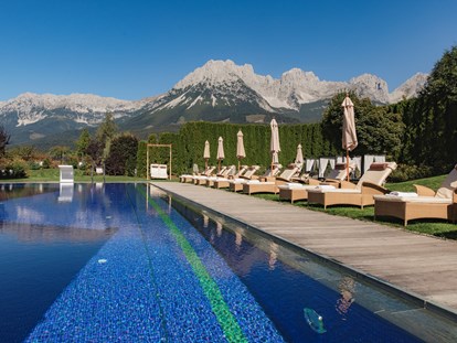 Golfurlaub - Bademantel - Tirol - Outdoor-Bereich  - Sporthotel Ellmau