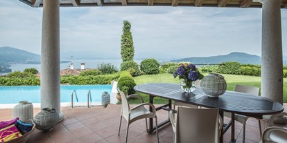 Golfurlaub - Zimmer mit Fernsicht - Lago Maggiore - Esstisch fuer 8 Personen - Golfvilla BELVEDERE LAGO MAGGIORE ITALIEN