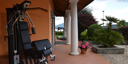 Golfurlaub - Parkplatz - Lago Maggiore - Fitness Outdoor Technogym - Golfvilla BELVEDERE LAGO MAGGIORE ITALIEN