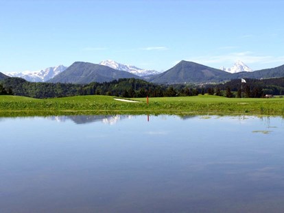 Golfurlaub - Hunde am Golfplatz erlaubt - Österreich - Traumblick vom Golfplatz mit
Alpenpanorama. - Römergolflodge