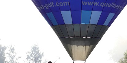 Golfurlaub - Golf-Schläger Verleih - Ostbayern - Unser Heißluftballon beim landen auf dem Beckenbauer Course - Gutshof Penning