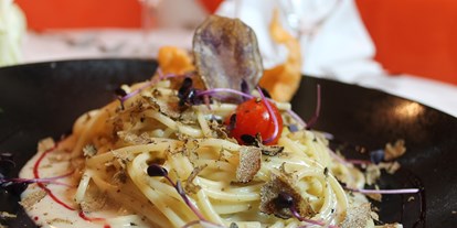 Golfurlaub - Bademantel - Rotthalmünster - Spaghetti an leichter Parmesansauce
mit frischem Trüffel - Gutshof Penning