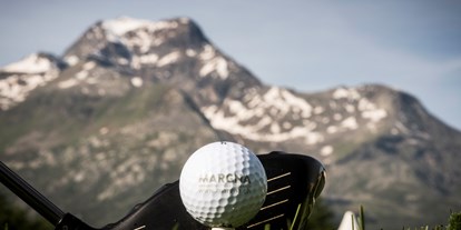 Golfurlaub - Hotel-Schwerpunkt: Golf & Wellness - Graubünden - Golfen mit Blick aufs imposante Bergpanorama - Parkhotel Margna