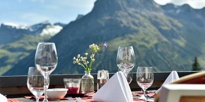 Golfurlaub - Vorarlberg - Terrasse - Hotel Goldener Berg