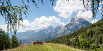 Golfurlaub - Hunde am Golfplatz erlaubt - Tirol - Panoramagarten mit 20.000m² Fläche - Inntalerhof - DAS Panoramahotel