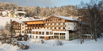 Golfurlaub - Hunde am Golfplatz erlaubt - Tirol - Das Panoramahotel Inntalerhof im Winter - Inntalerhof - DAS Panoramahotel