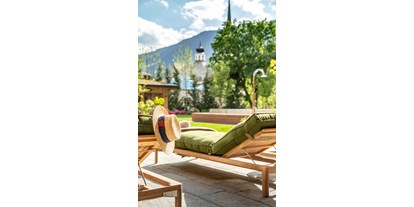 Golfurlaub - Hunde am Golfplatz erlaubt - Tirol - MalisGarten Garten Pool - MalisGarten Green Spa Hotel