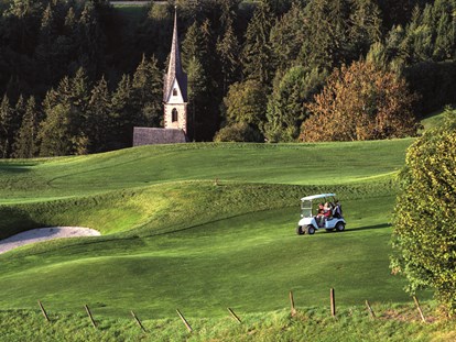 Golfurlaub - Driving Range: überdacht - St. Leonhard (Trentino-Südtirol) - Über 55 Hektar groß - Golfhotel Sonne