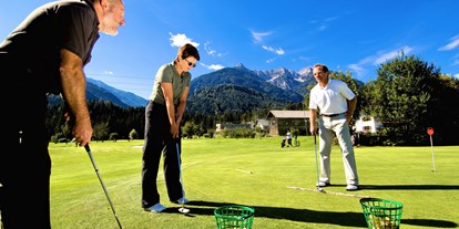 Golfurlaub - Driving Range: überdacht - Golfunterricht mit Golfpro Mark Stuckey - Hotel Glocknerhof ****