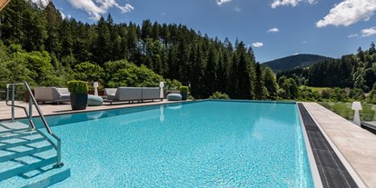 Golfurlaub - Bad und WC getrennt - Schwarzwald - Infinity Sky Pool - Sackmann Genusshotel