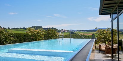 Golfurlaub - Umgebungsschwerpunkt: Stadt - Privater Infinity-Pool auf der Dachterrasse der eigenen Luxus-Suite - 5-Sterne Wellness- & Sporthotel Jagdhof