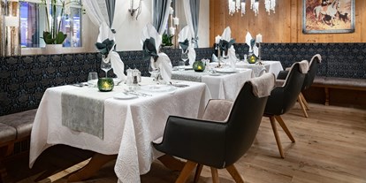 Golfurlaub - Tischtennis - Bayern - Stilvoll eingerichtete Restaurant-Stuben - 5-Sterne Wellness- & Sporthotel Jagdhof