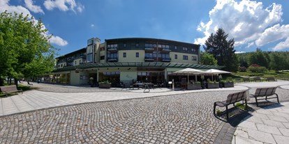 Golfurlaub - Parkplatz - Deutschland - Sonnenterrasse - Hotel Am Kurhaus