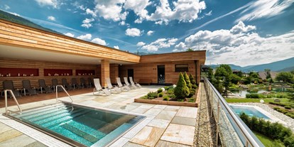 Golfurlaub - Pools: Infinity Pool - Dachterrasse und Kaltwasserpool - Wellnesshotel Eggerwirt 