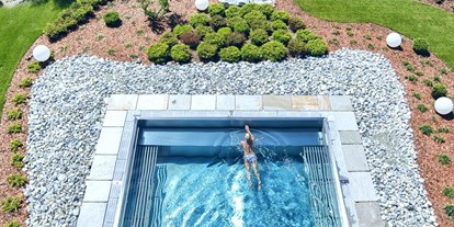 Golfurlaub - Pools: Infinity Pool - Garten Relaxpool  - Wellnesshotel Eggerwirt 
