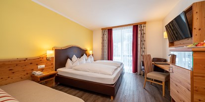 Golfurlaub - Hotelbar - Feld am See - Komfort Doppelzimmer - Hotel GUT Trattlerhof & Chalets****