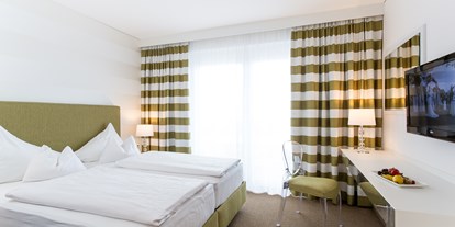 Golfurlaub - Badewanne - Feld am See - Doppelzimmer Comfort Morgensonne  - Werzer's Hotel Resort Pörtschach