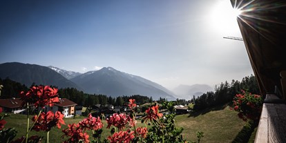 Golfurlaub - Massagen - Seefeld in Tirol - Der Kaiserblick, welchen unsere Gäste von allen Zimmern, dem Restaurant, der neu gestalteten Sonnenterrasse sowie vom SPA-Bereich aus genießen können - Vitalhotel Kaiserhof