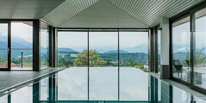 Golfurlaub - Hotel-Schwerpunkt: Golf & Wellness - Grassau (Landkreis Traunstein) - Infinity Pool - Romantik Spa Hotel Elixhauser Wirt