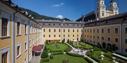 Golfurlaub - Parkplatz - Mondsee - Schlosshotel Mondsee