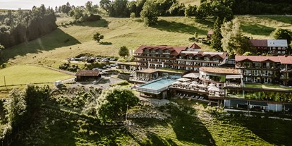 Golfurlaub - King Size Bett - Außenansicht Resort - Bergkristall - Mein Resort im Allgäu
