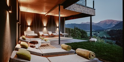 Golfurlaub - King Size Bett - Outdoor-Living-Room - Bergkristall - Mein Resort im Allgäu
