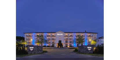 Golfurlaub - 24-Stunden Rezeption - Dorint Hotel Baltic Hills bei Abend... - Dorint Resort Baltic Hills Usedom