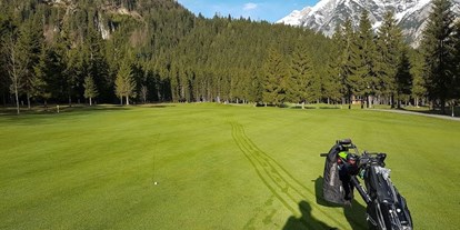 Golfurlaub - Golfkurse vom Hotel organisiert - Österreich - Golfen direkt vor der Haustüre des Alpenhotel Tyrol - Alpenhotel Tyrol - 4* Adults Only Hotel am Achensee