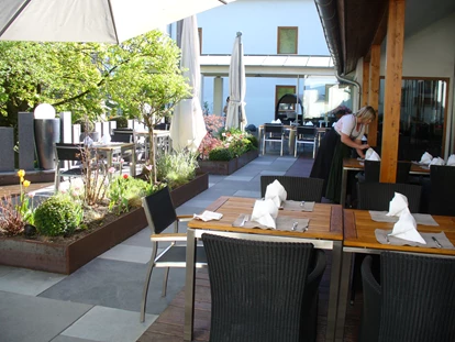 Golfurlaub - Deutschland - Terrasse - Romantik Hotel Johanniter-Kreuz