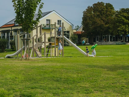 Golfurlaub - Deutschland - Spielplatz des Gutshof Sagmuehle - Gutshof Sagmühle