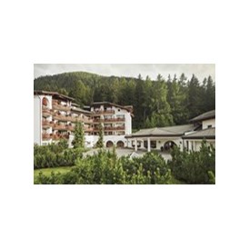 Golfhotel: Aussenansicht Sommer - Hotel Waldhuus Davos