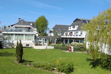 Golfhotel: Gartensicht - HofHotel Krähenberg