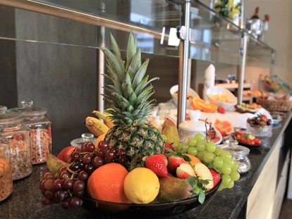 Golfurlaub - Deutschland - Frühstücksbuffet im Hotel - Bachhof Resort Straubing - Hotel und Apartments