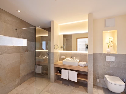 Golfurlaub - Deutschland - Badezimmer Typ Gäuboden und Familienzimmer - Bachhof Resort Straubing - Hotel und Apartments