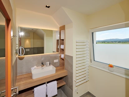 Golfurlaub - Deutschland - Badezimmer Ferienhaus - Bachhof Resort Straubing - Hotel und Apartments