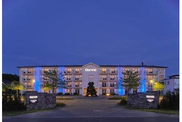 Golfhotel: Dorint Hotel Baltic Hills bei Abend... - Dorint Resort Baltic Hills Usedom